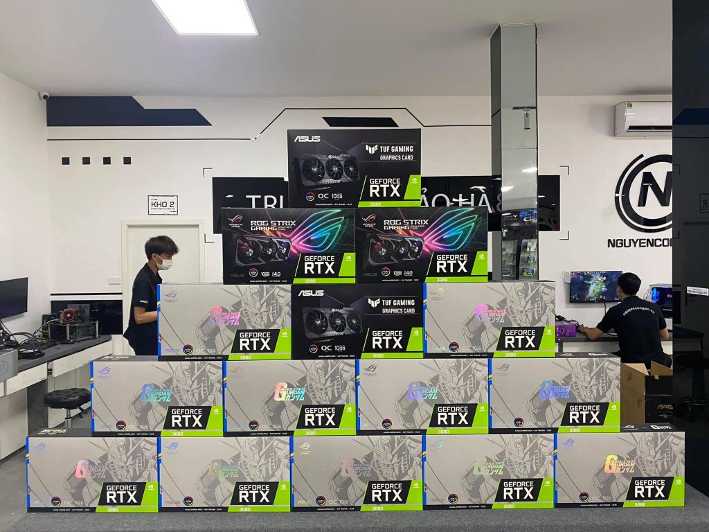 کارت‌های گرافیک ASUS RTX 3080 GUNDAM