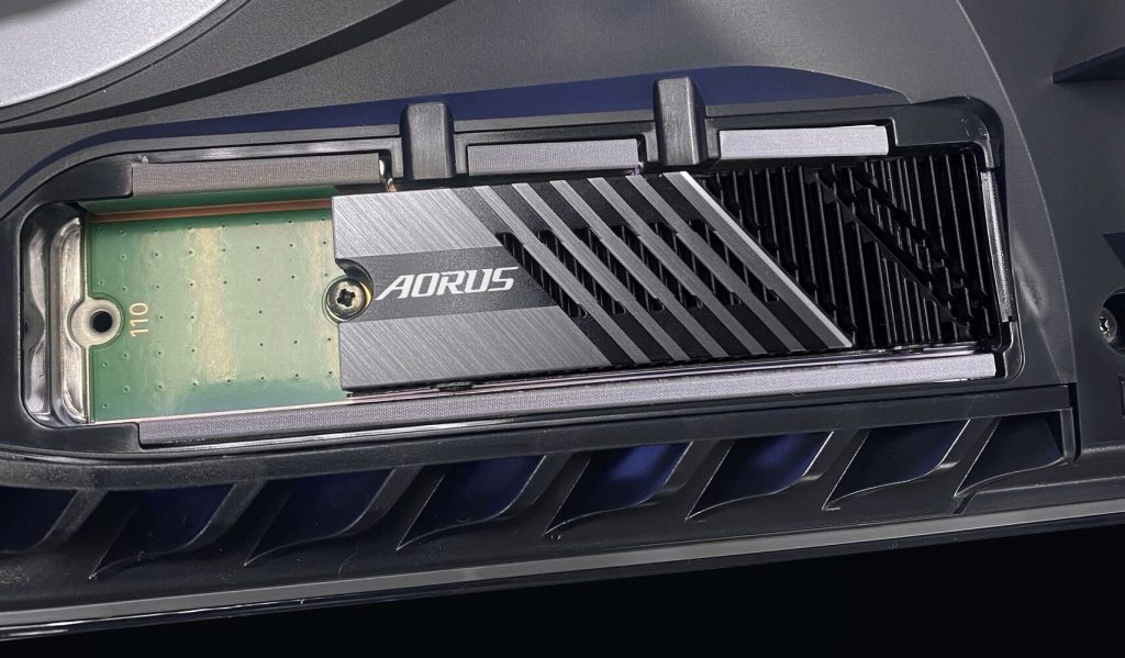 گیگابایت SSD های AORUS Gen4 7000s را برای گیمرها و کنسول PlayStation 5 عرضه کرد