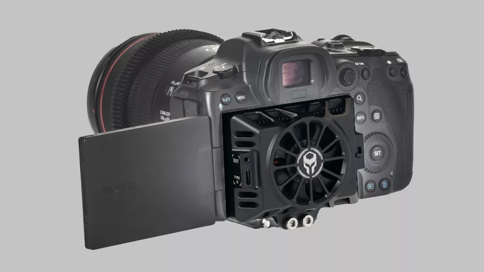 فن خنک کننده 165 دلاری برای مشکل داغ شدن دوربینهای کانن Canon EOS R5 / R6