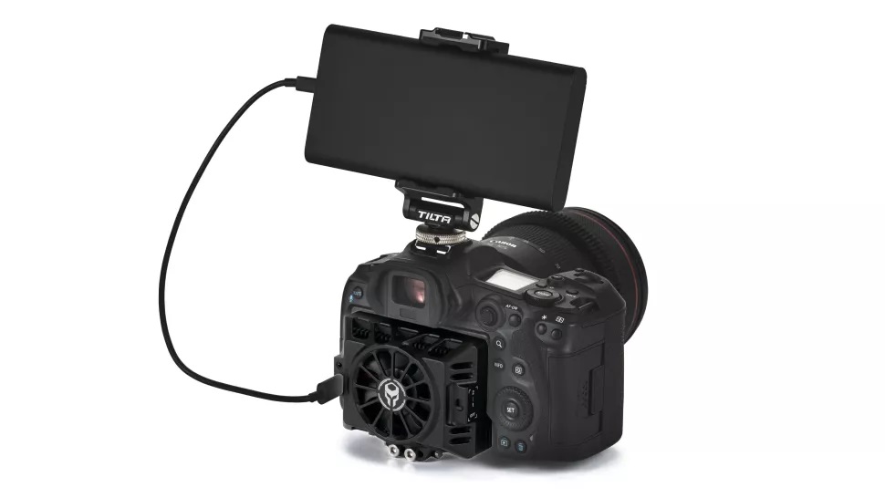 فن خنک کننده 165 دلاری برای مشکل داغ شدن دوربینهای کانن Canon EOS R5 / R6
