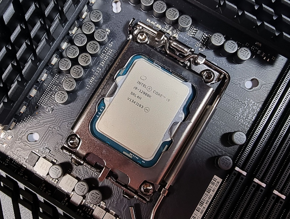 این شما و این هم تمام مشخصات CPU های میان رده اینتل آلدر لیک؛ برای خرید آماده‌اید؟