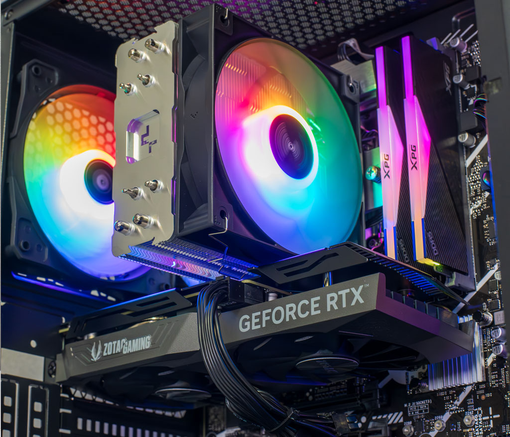 امروزه انتخاب یک سیستم رندر دیگر به معنای خرید قویترین CPU یا گرانترین کارت گرافیک نیست؛ بلکه به معنای طراحی دقیق یک پلتفرم محاسباتی است که بتواند گلوگاههای واقعی نرمافزارهای معماری و CGI مدرن را حذف کند. موتورهایی مانند V-Ray و Corona Renderer همچنان به هستههای پردازشی قدرتمند CPU متکی هستند، در حالی که ابزارهایی نظیر Lumion، D5 Render و Unreal Engine 5 کارت گرافیک را به قلب تپنده سیستم رندرینگ تبدیل کردهاند. در سطحی پیشرفتهتر، ورود ابزارهای AI مانند Stable Diffusion، Veras و Flux، نیاز به VRAM بالا و پهنای باند حافظه بیسابقه را الزامی کرده است.