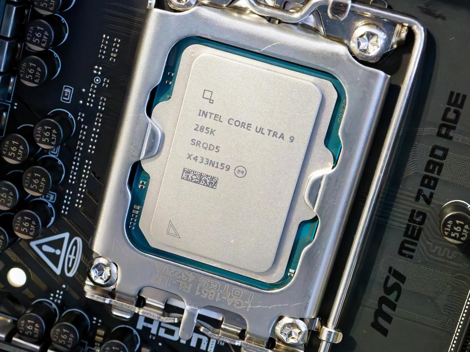بهروزرسانی جدید میکروکد اینتل برای پردازندههای Core Ultra 200S