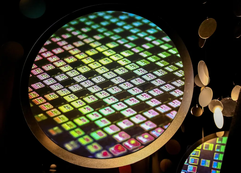 افزایش قیمت تراشه TSMC در آریزونا تا ۳۰٪ علت‌ها و تأثیرات بازار