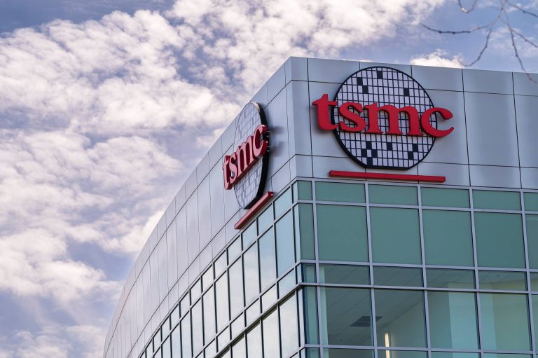 افزایش قیمت تراشه TSMC در آریزونا تا ۳۰٪ علت‌ها و تأثیرات بازار