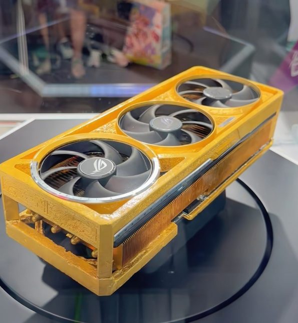 ROG Astral RTX 5090 REAL GOLD Edition ایسوس با ۵ کیلو طلا و قیمت ۵۰۰ هزار دلار!