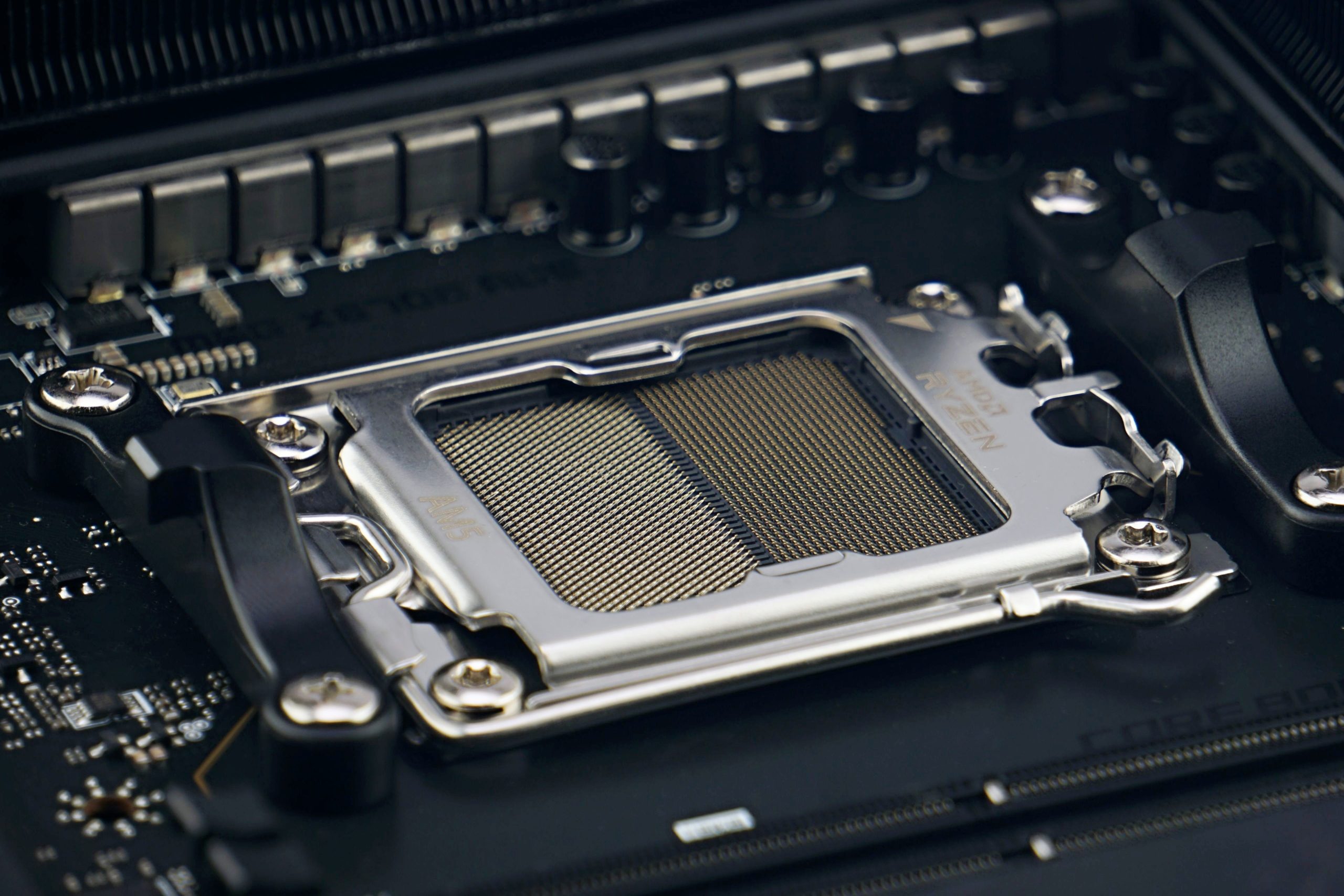 AM6 از راه می‌رسد! جهش بزرگ AMD با ۲۲٪ پین بیشتر و پشتیبانی از DDR6
