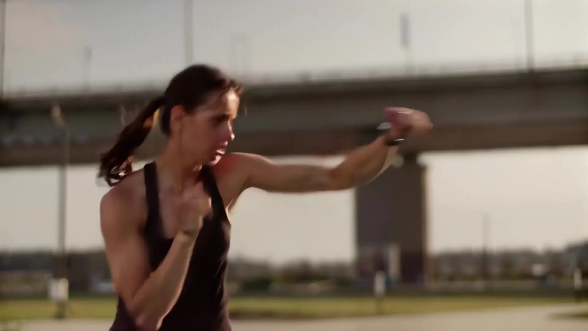 تحلیل سینمایی و حرکت در ویدیوهای تولید شده با LTX 2 (1)