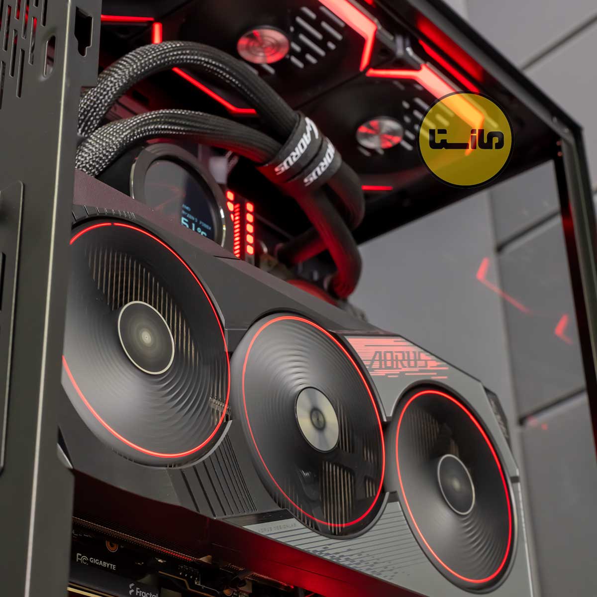کیس-اوروس-aorus-گیگابایت-با-کولر-مایع-gigabyte-aorus-کارت-گرافیک-عمود-rtx-aorus-گیمینگ-کیس-لیان-لی-o11-lian-li03 سیستم رندرینگ معماری Intel Ultra 9