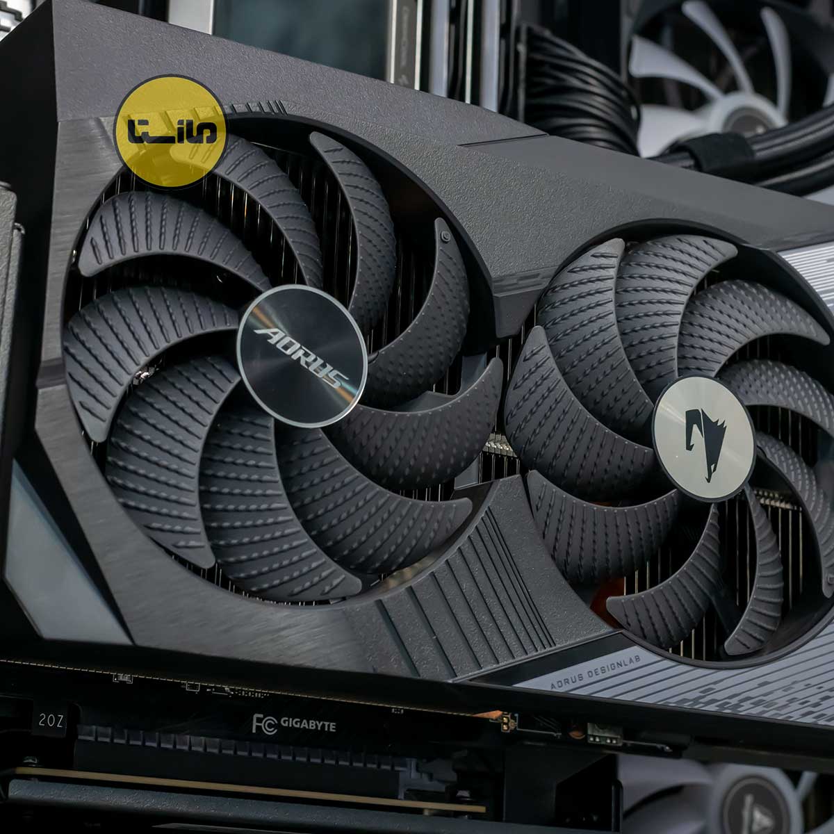 کیس-گیمینگ-لیان-لی-o11-ویژن-با-کارت-گرافیک-5080-aorus-گیگابایت-کولر-مایع-میستیک-دیپ-کول-مانیتور-دار-گارانتی-مازستا-سیستم-گیمینگ-سیستم-رندرینگ-04