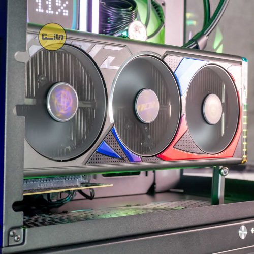 پردازنده نسل جدید اینتل: مجهز به پردازنده هوشمند Intel Core Ultra 5 265K با فرکانس 5.0 گیگاهرتز برای پردازش&zwnj;های سنگین داده پادشاه گرافیک دنیا: دارای کارت گرافیک فوق&zwnj;پیشرفته ASUS ROG Strix RTX 5090 برای رندرینگ آنی و پردازش&zwnj;های فوق&zwnj;سریع هوش مصنوعی حافظه پرسرعت و حجیم: ۶۴ گیگابایت رم DDR5 با فرکانس 5600MHz به همراه حافظه ذخیره&zwnj;سازی فوق&zwnj;سریع NVMe سامسونگ بهینه&zwnj;سازی اختصاصی: اسمبل مهندسی&zwnj;شده و بدون گلوگاه، کاملاً سازگار با ابزارهای تولید تصویر و شبیه&zwnj;سازی&zwnj;های سنگین پایداری تضمین&zwnj;شده: مجهز به سیستم خنک&zwnj;کننده مایع قدرتمند جهت تضمین کارکرد مداوم و بدون افت کارایی در رندرهای طولانی&zwnj;مدت گارانتی طلایی و بدون قید و شرط مازستا به همراه پشتیبانی تخصصی و تعویض بی&zwnj;چون&zwnj;وچرای قطعات
